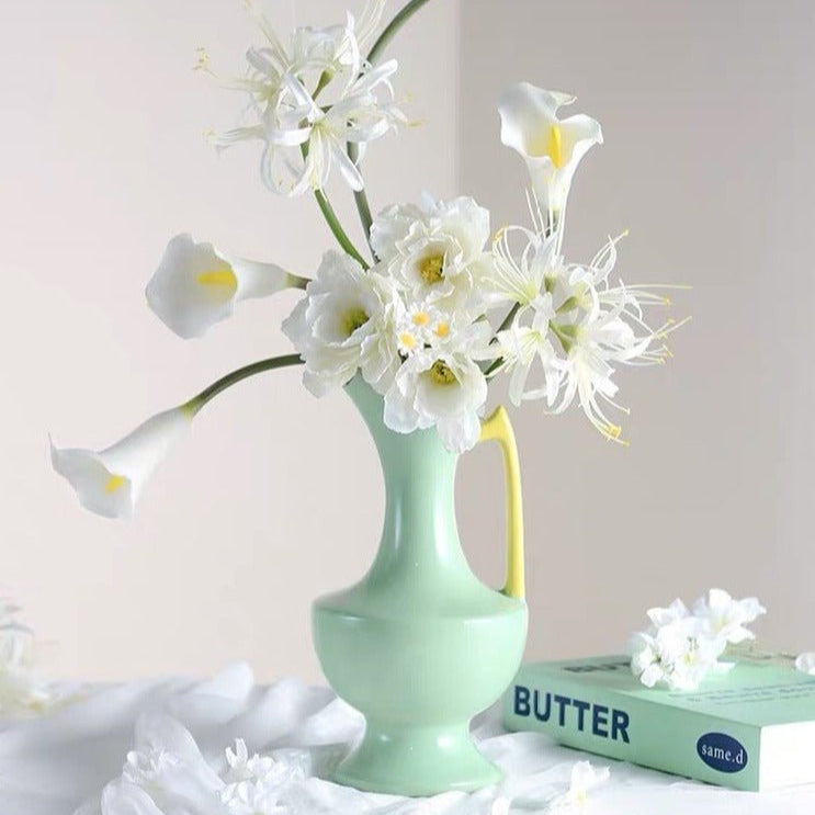 Vase Historical Charm
