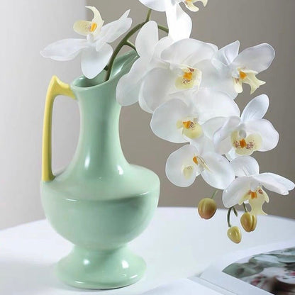 Vase Historical Charm
