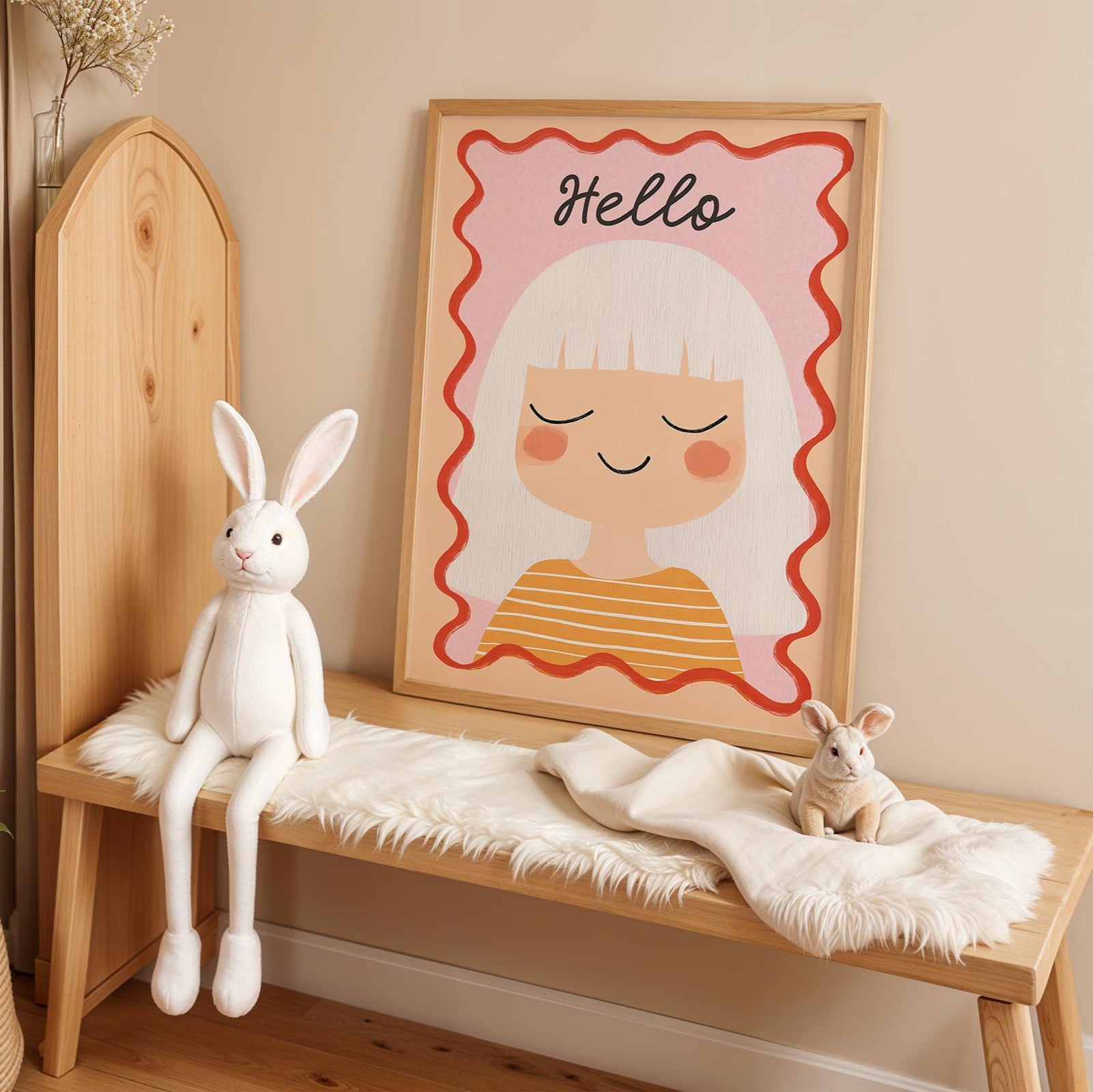 Poster Kinderzimmer Mädchen · Hello Schriftzug · Fröhliches Porträt mit weißen Haaren · Sanfte Farben · Deko ohne Rahmen-3